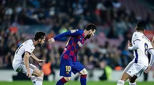 一个引人注 一个引人注